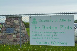 breton_plots_sign