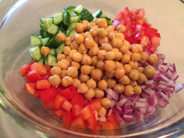 Greek_chickpea_salad_ingredients